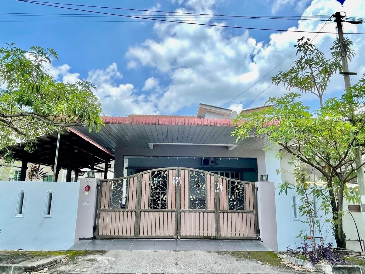 Comfort 36 Entire House At Alma Bukit Mertajam Exterior photo