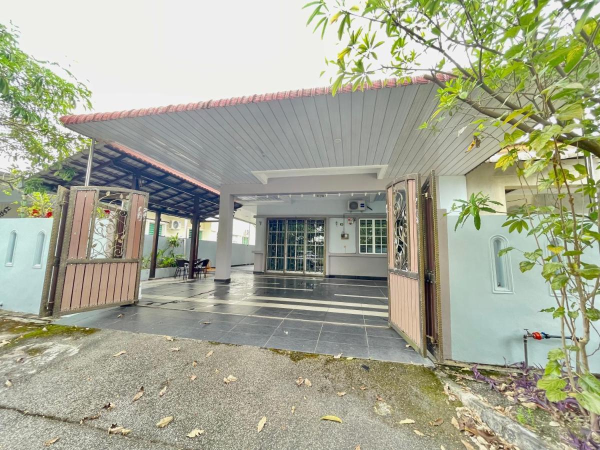 Comfort 36 Entire House At Alma Bukit Mertajam Exterior photo
